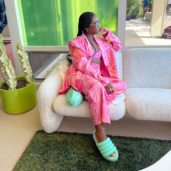 Light emerald green maxi slides slipper comfy fur lined platform by Ugg size 8 - Picture 1 of 14